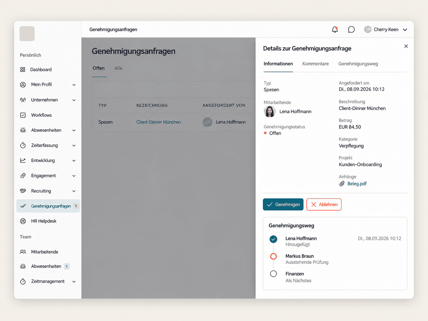 Details einer Genehmigungsanfrage in flair mit Genehmigen- und Ablehnen-Buttons und Genehmigungspfad
